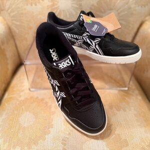 ASICS Men's Black and White Patterned Sneakers